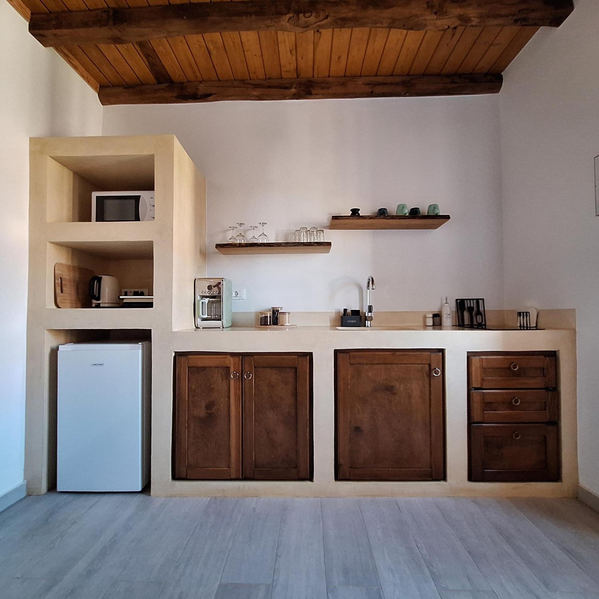 Ferienwohnung To Pefko - Mezzanines - Meyísti Exterior foto